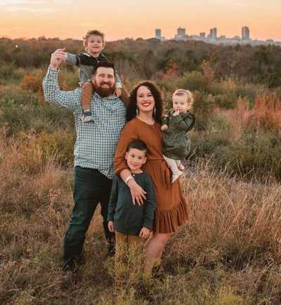 ONE THOUGHT AWAY
Kelsey Murdoch